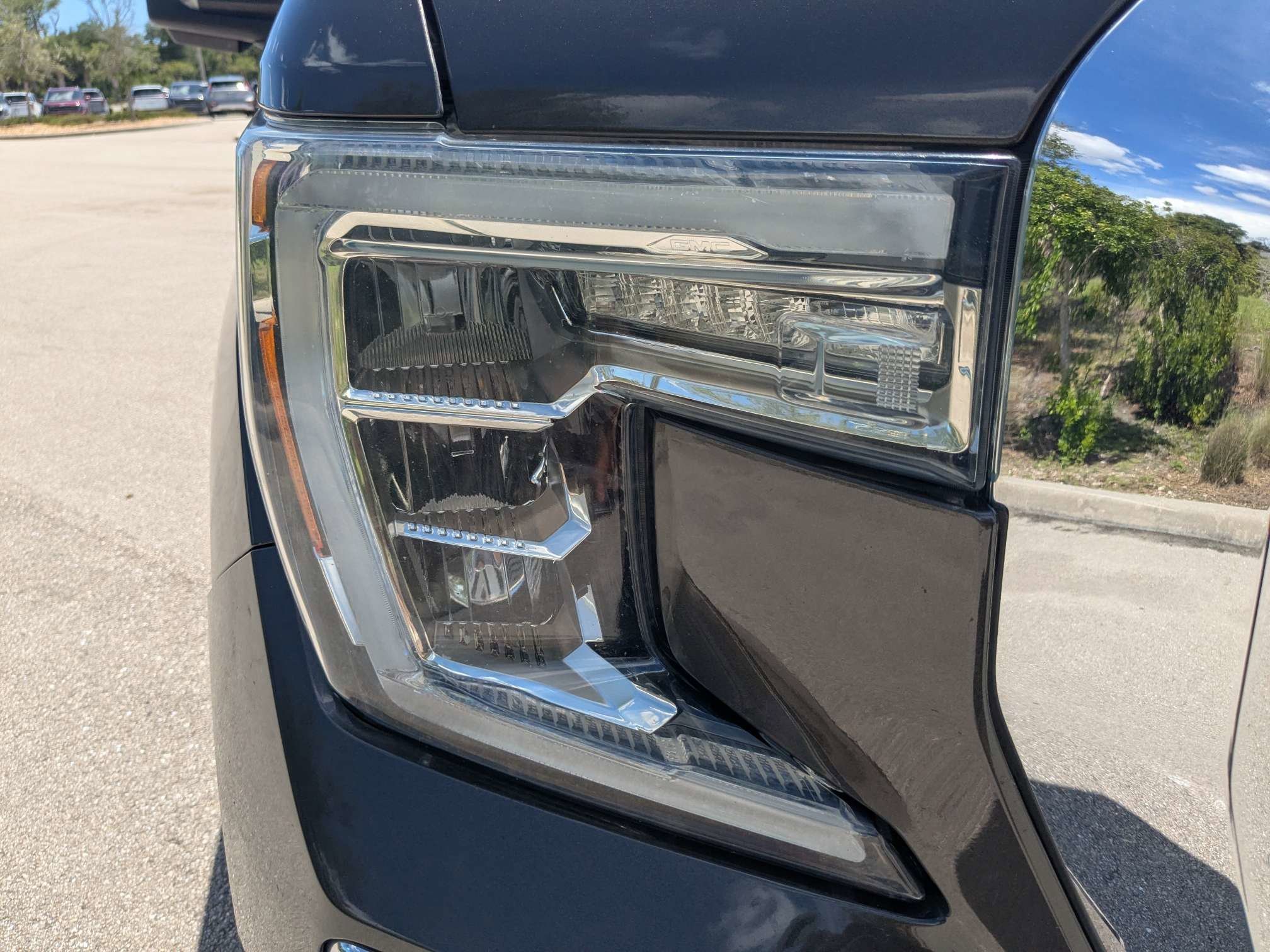 Used 2019 Smokey Quartz Metallic GMC SLT image 10