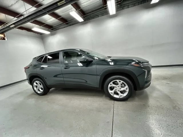 2026 Chevrolet Trax LS - Photo 9