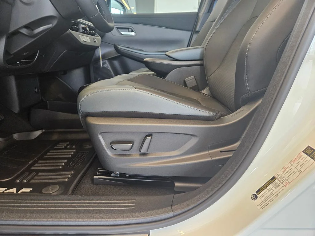 New 2026 Everest White Pearl TriCoat Nissan SV+ image 15