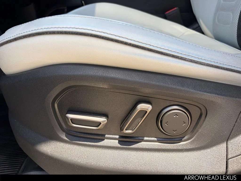 Used 2023  Rivian Adventure image 15
