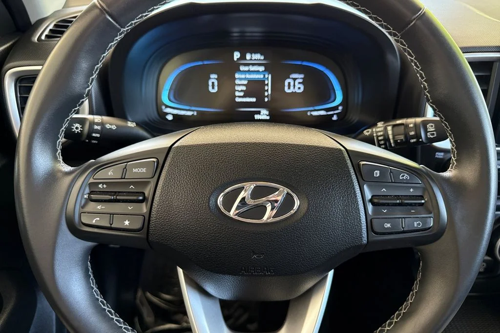 2025 Hyundai Venue SEL - Photo 27