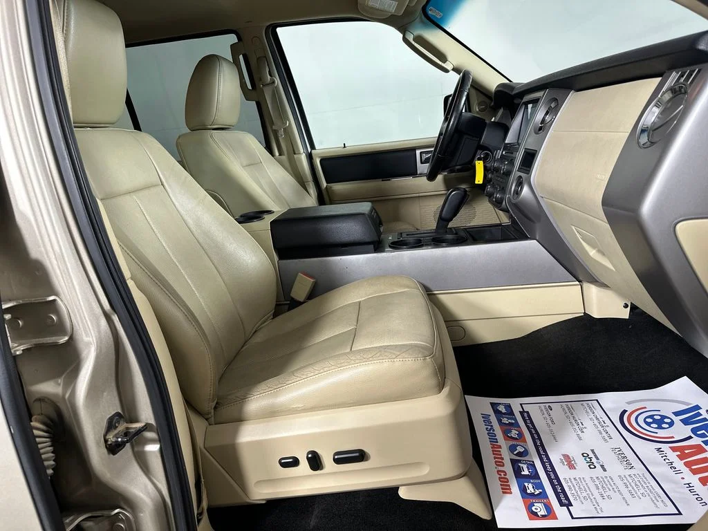 Used 2017 Gold Ford XLT image 32