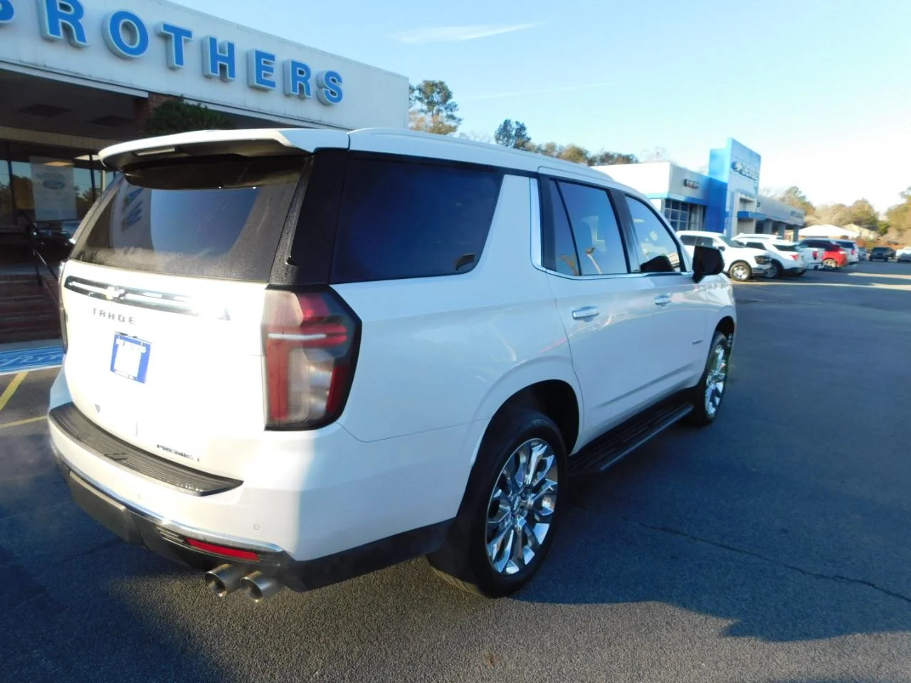 Used 2023 Iridescent Pearl Tricoat Chevrolet 2WD 4DR PREMIER image 8