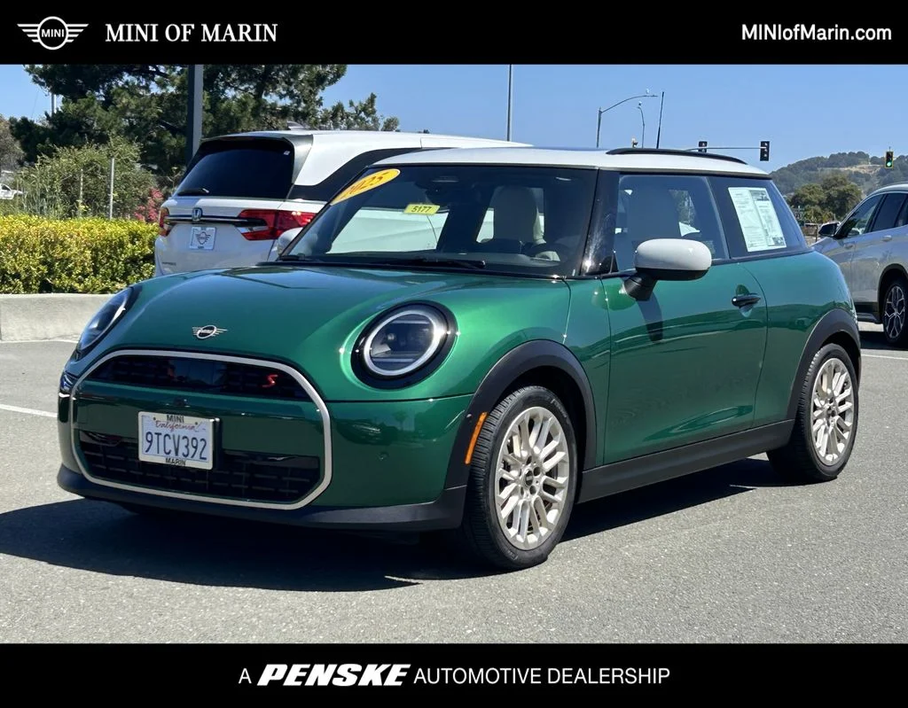 2025 MINI Hardtop Cooper S's photo