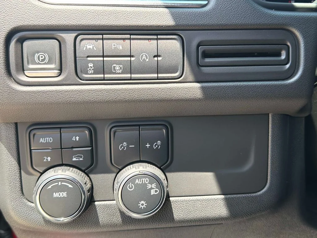 Used 2024 Red Chevrolet RST image 34