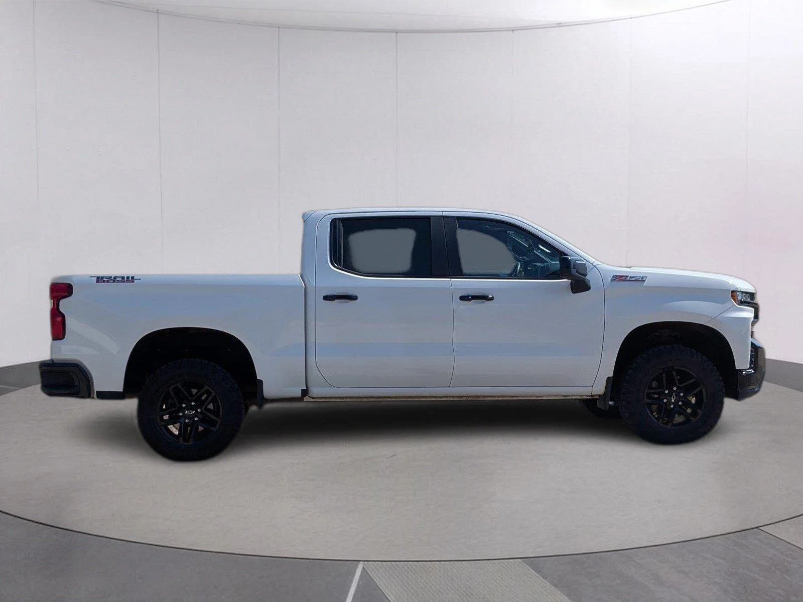 Used 2020 SUMMIT WHITE Chevrolet LT Trail Boss image 8