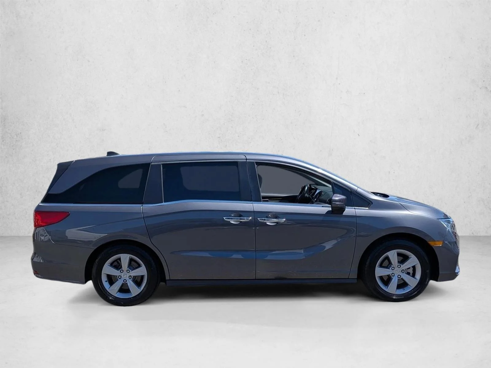 Used 2018 Silver/Gray Honda EX-L image 4