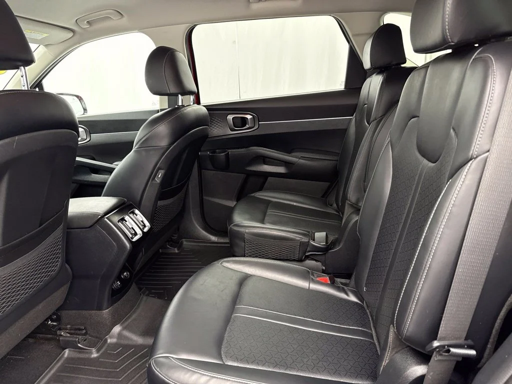 Used 2022 Red Kia S image 14