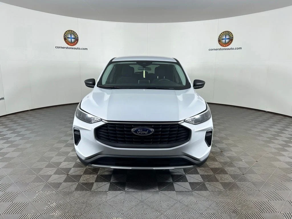 Used 2025 Silver Ford Active image 17