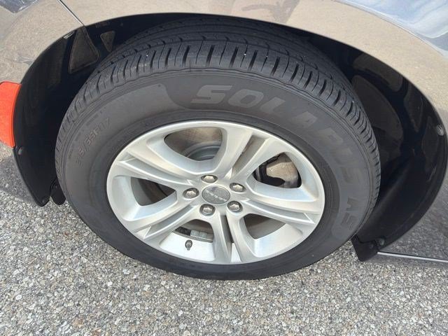 Used 2023 Granite Pearlcoat Dodge SXT image 10