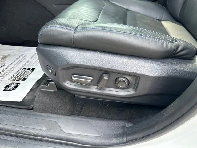 Used 2025 Beige Toyota Platinum image 20