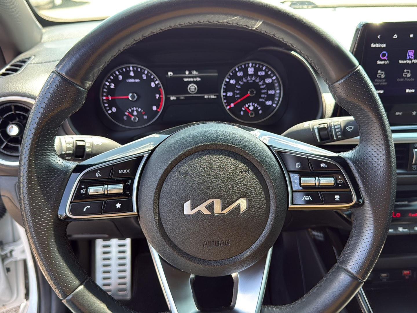 Used 2024 Snow White Pearl Kia GT-Line image 13