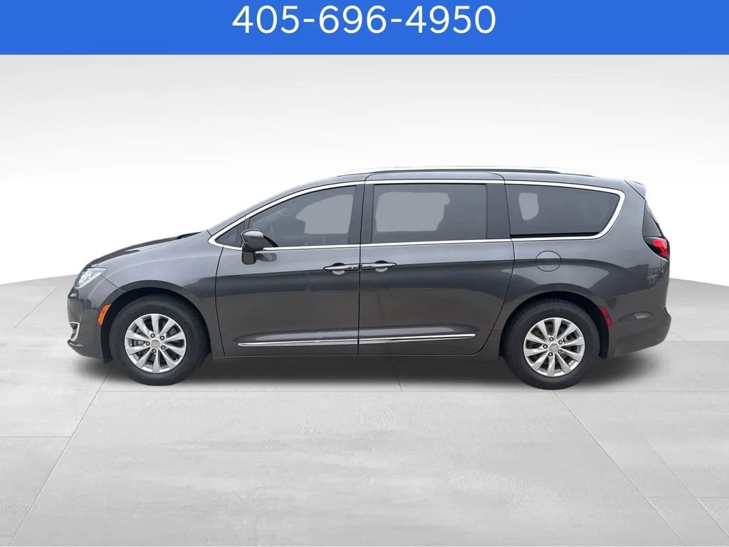 Pre-Owned 2018 Chrysler Pacifica Touring L