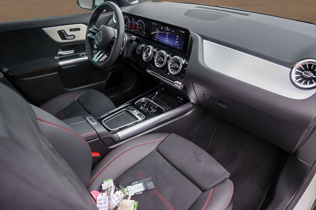 Used 2026 White Mercedes-Benz GLA 35 AMG® image 29