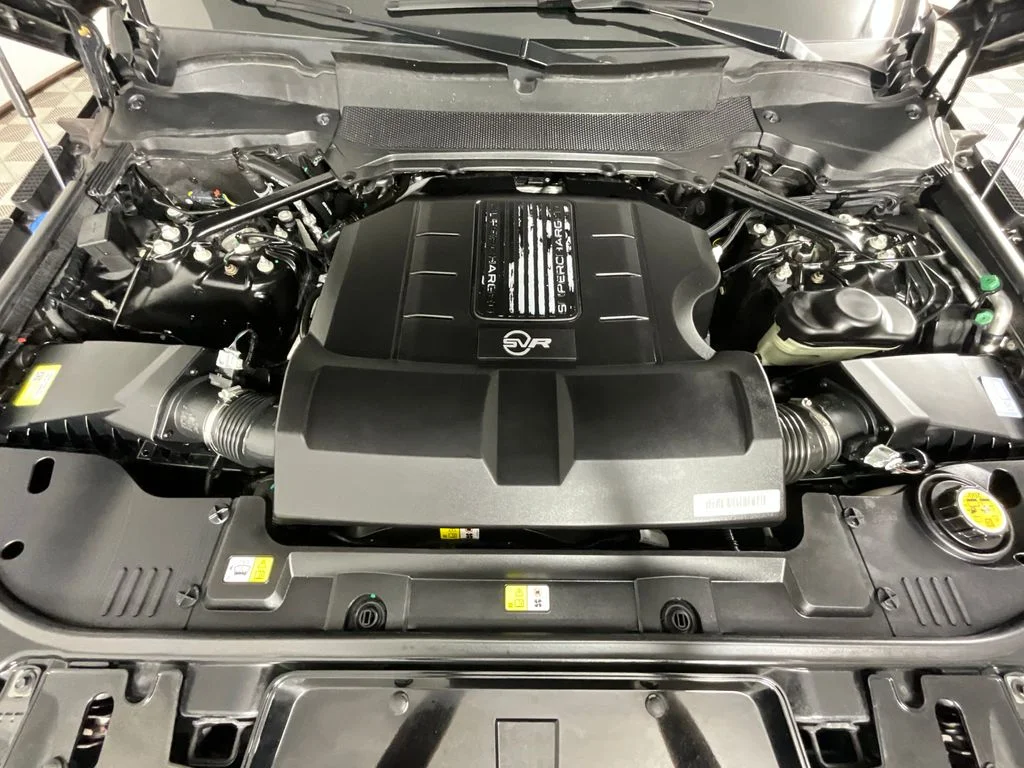 Used 2022 Black Land Rover SVR image 29