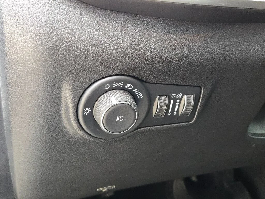 Used 2025 Bright White Clearcoat Jeep Limited image 22