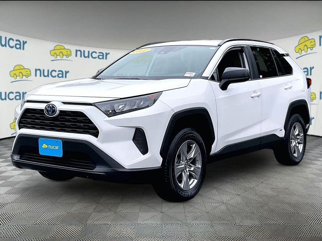 Used 2022 White Toyota LE image 3