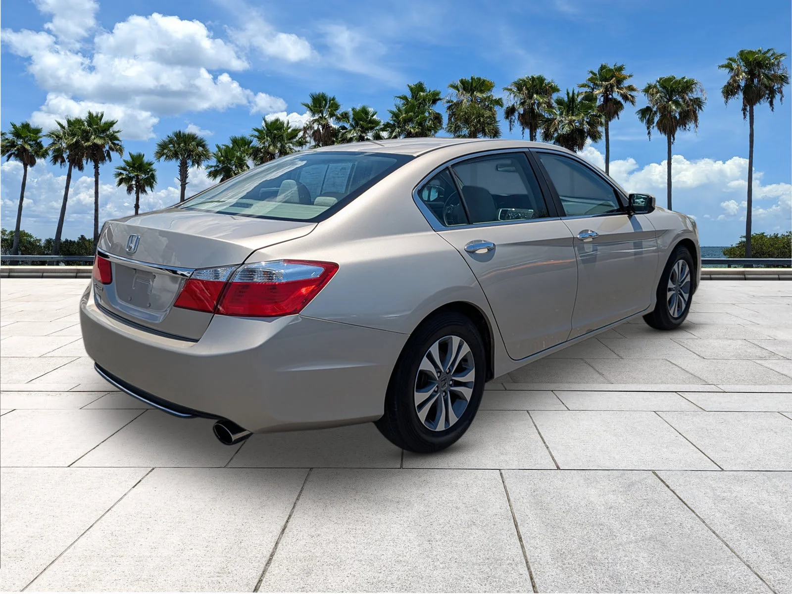 Used 2015 Champagne Frost Pearl Honda LX image 9