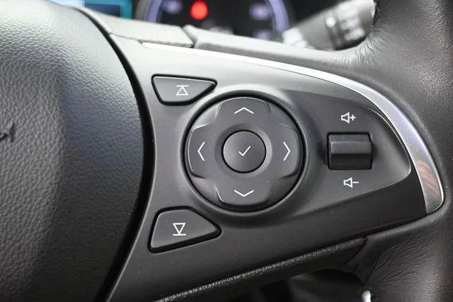 Used 2019 Black Buick Essence image 23