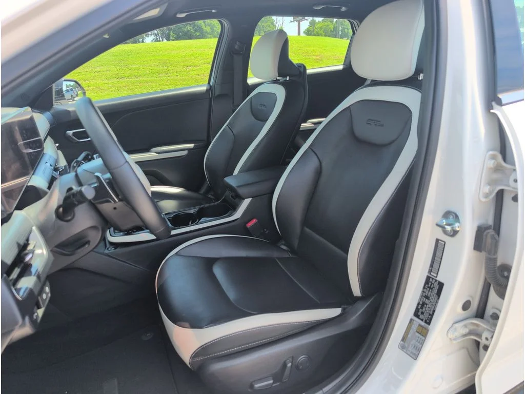 New 2025 Snow White Pearl Kia GT-Line Turbo image 10