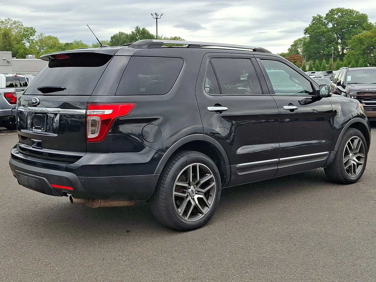 Used 2013 Tuxedo Black Metallic Ford XLT image 6