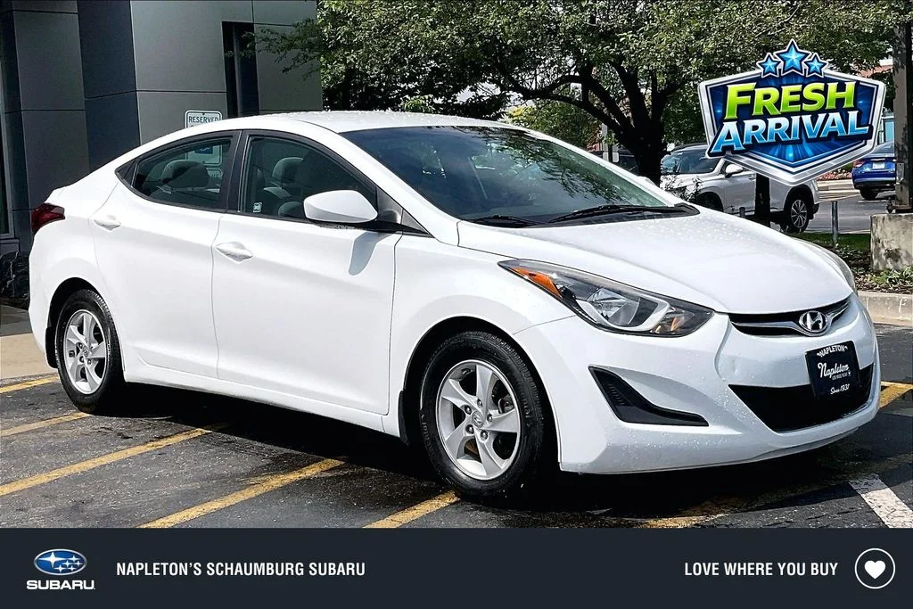 Used 2015 White Hyundai SE image 1