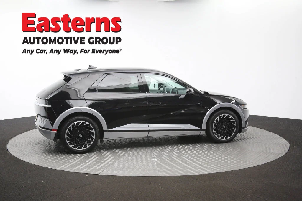 Used 2023 Black Hyundai Limited image 48