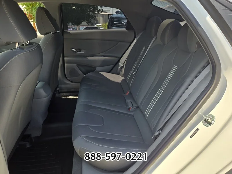 2023 Hyundai Elantra SEL - Photo 11