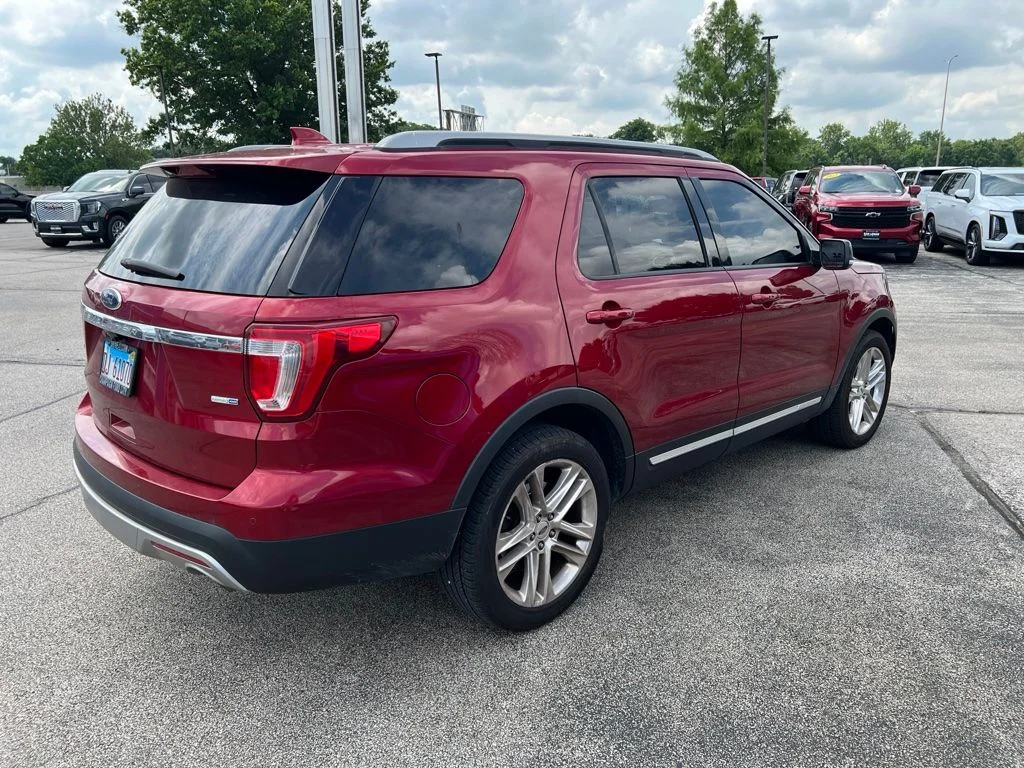 Used 2016 Red Ford XLT image 7