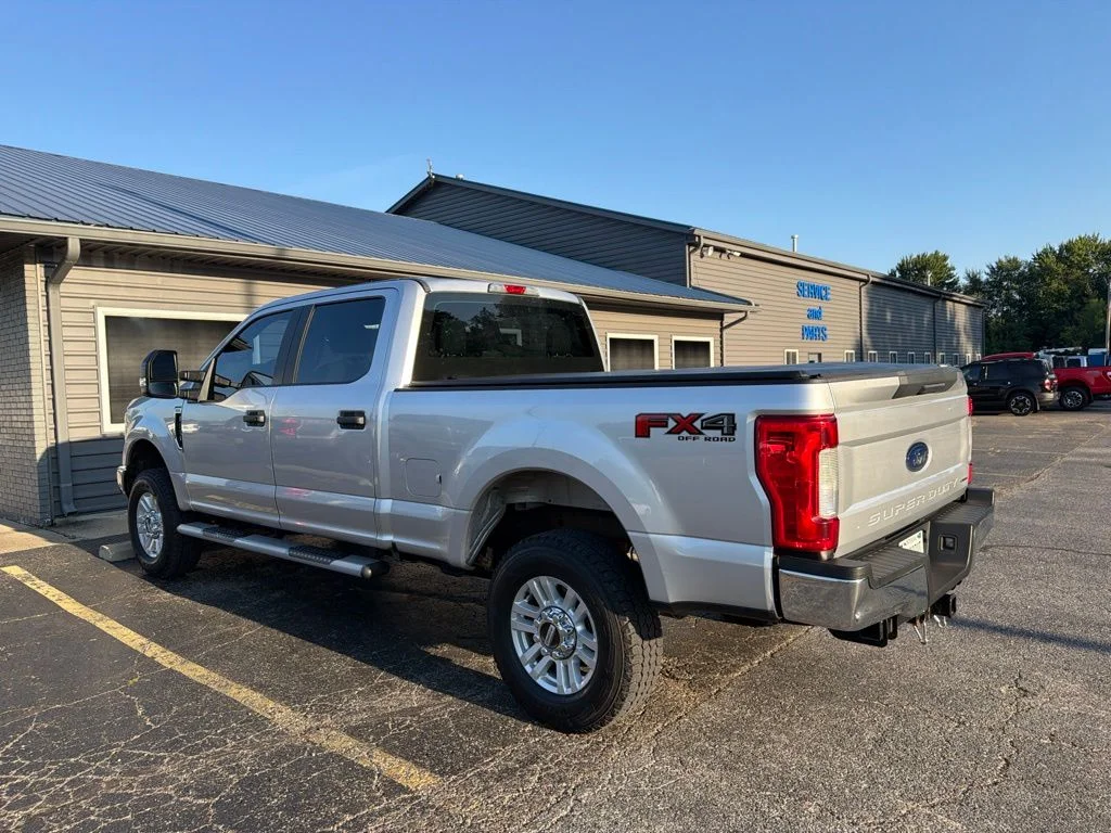 Used 2017 Silver Ford XL image 4