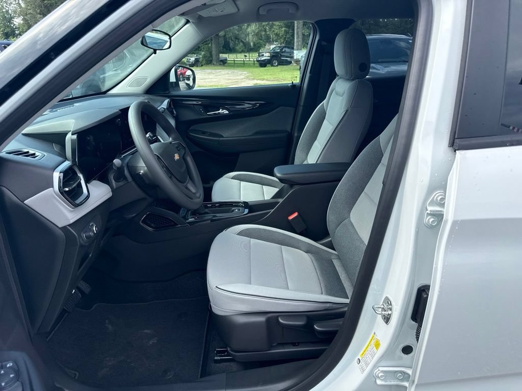 New 2026 Summit White Chevrolet LT image 10