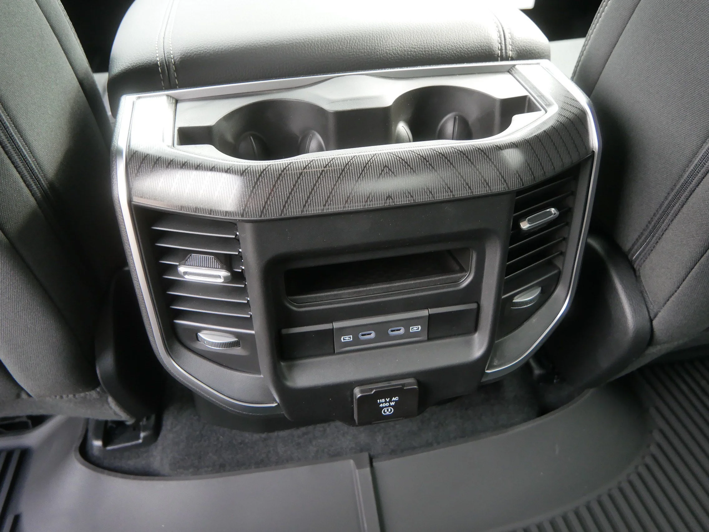 New 2026 Diamond Black Crystal Pearl-Coat Exterior Paint RAM Big Horn image 6