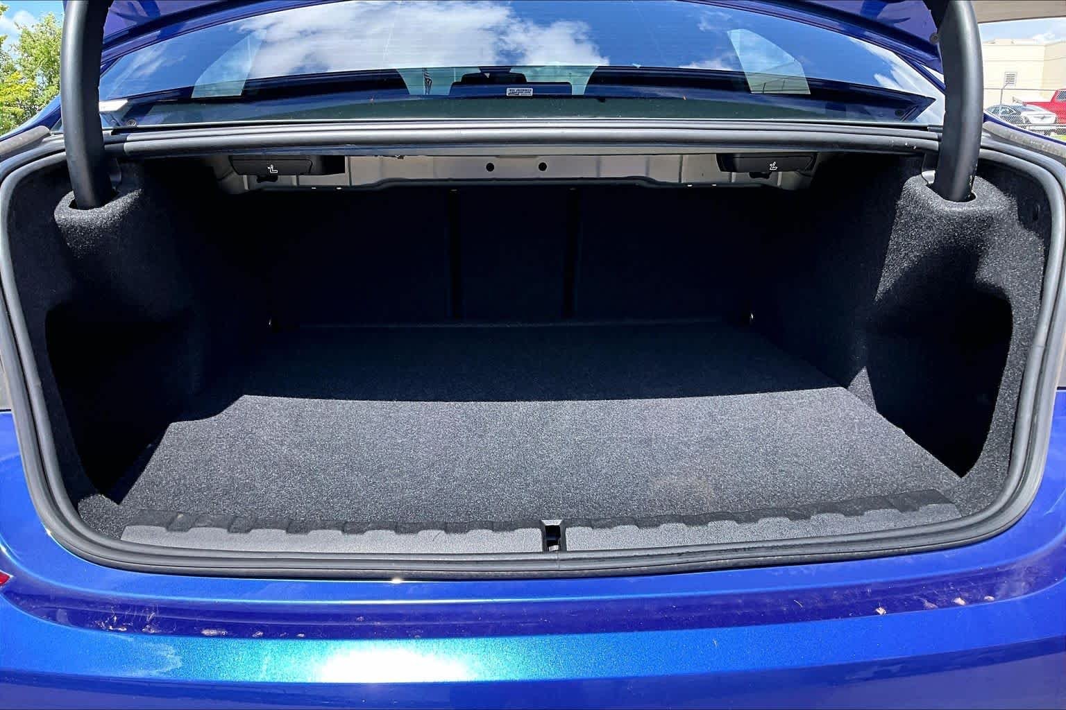 Used 2022 Portimao Blue Metallic BMW 330i xDrive image 31