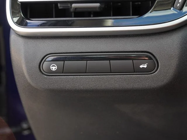 Used 2022 Blue INFINITI LUXE image 24
