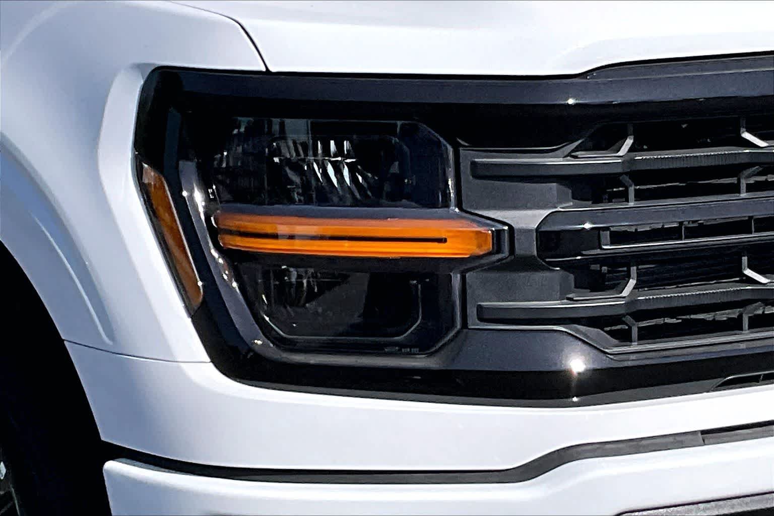 New 2026 Oxford White Ford XLT image 10