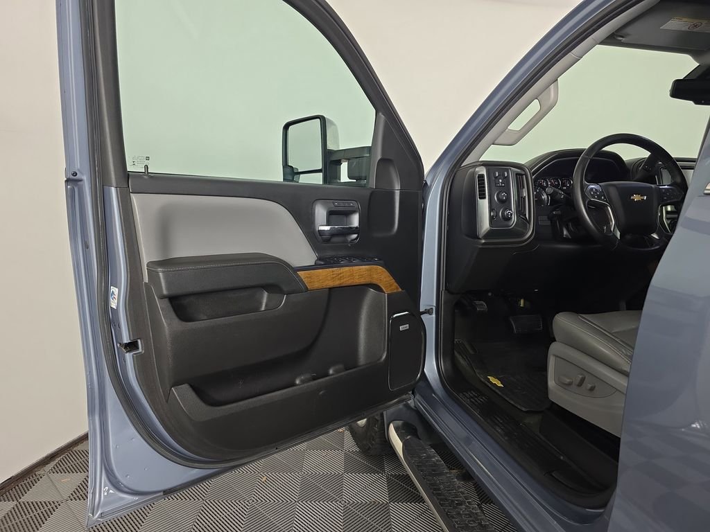 Used 2016 Gray Chevrolet LTZ image 17
