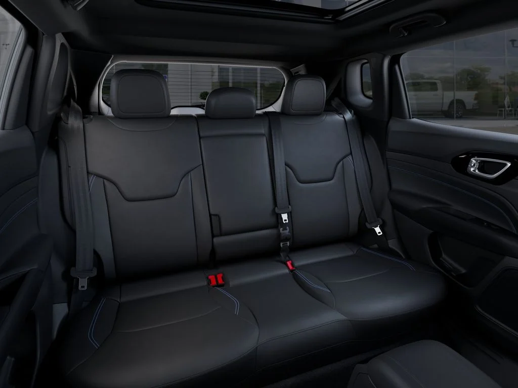 2025 Jeep Compass Limited - Photo 15