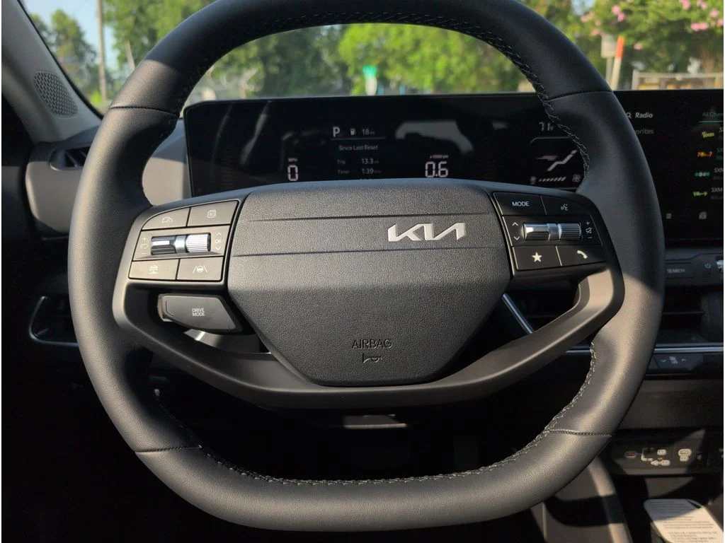 New 2026 Snow White Pearl Kia EX image 22