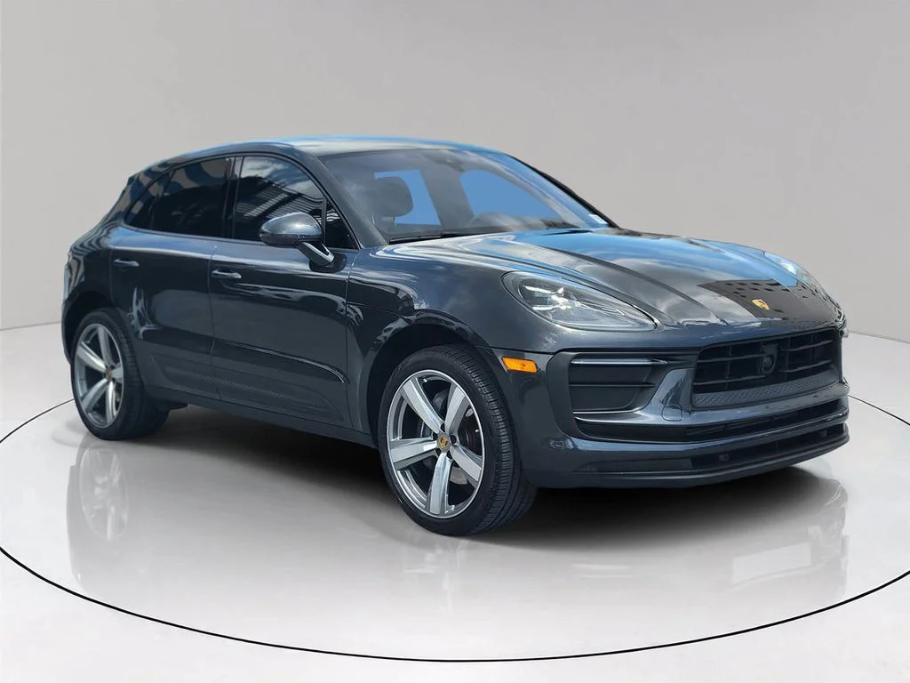 2025 Porsche Macan -'s photo
