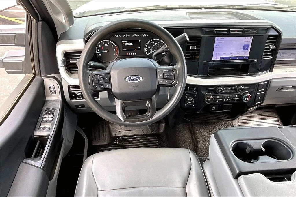 Used 2023 White Ford XL image 4