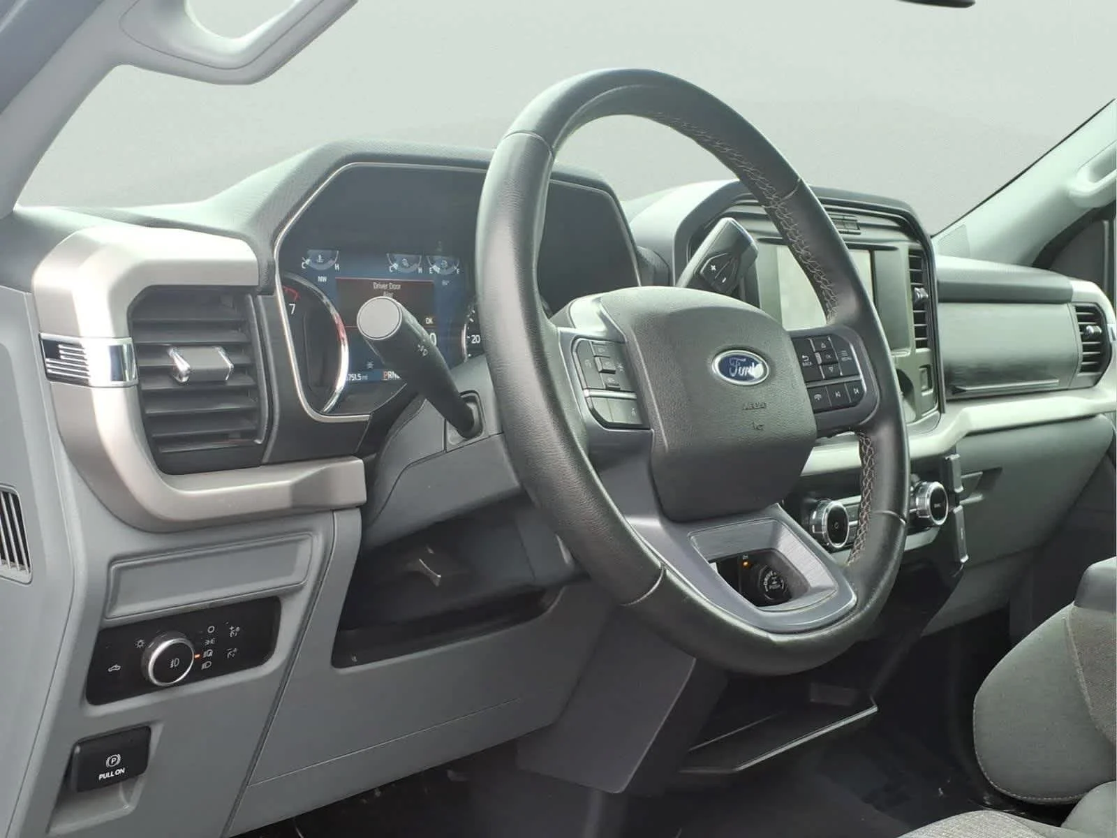 Used 2023 Carbonized Gray Metallic Ford XLT image 26