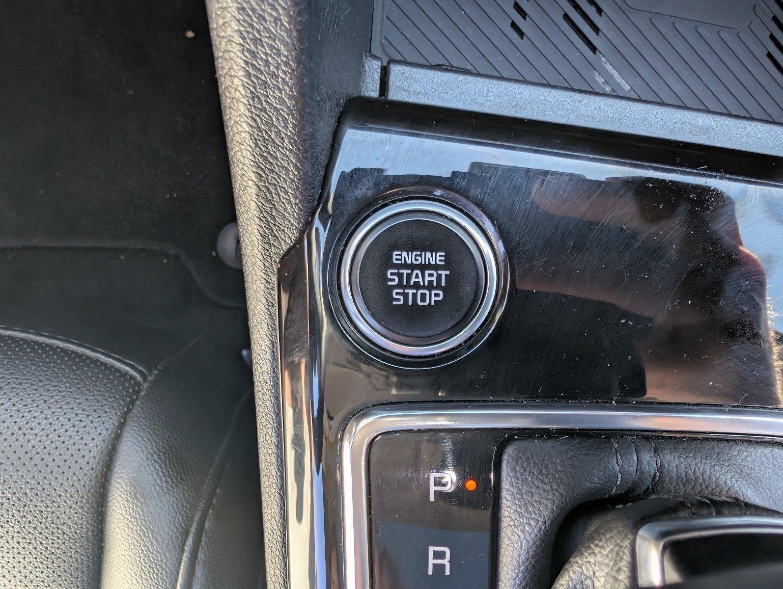 Used 2025 Wolf Gray Kia SX-Prestige image 23