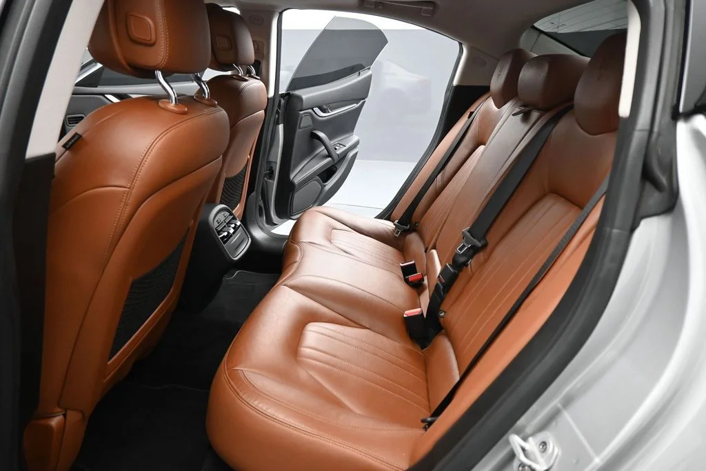 Used 2017 Silver Maserati Base image 17