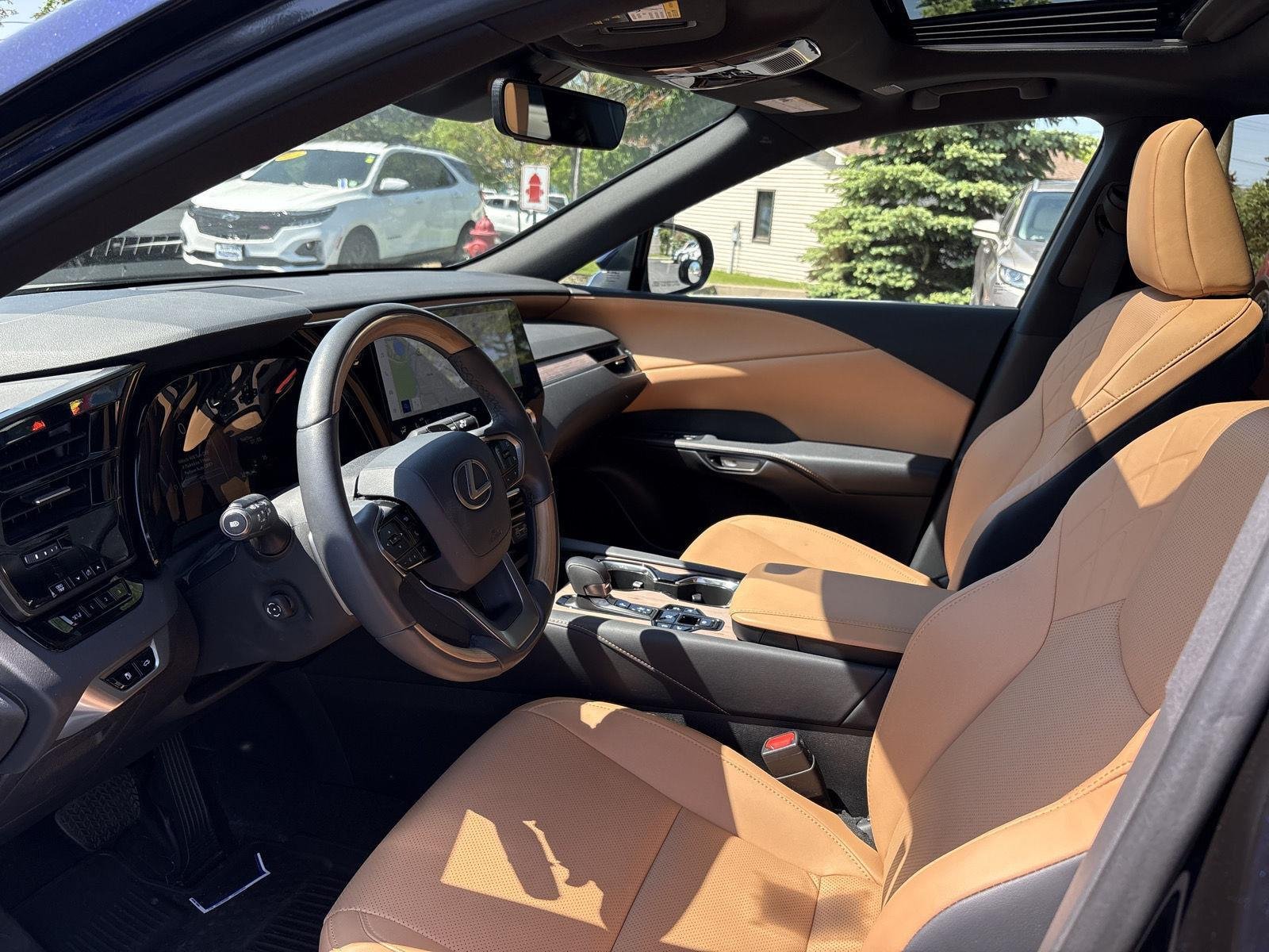 Used 2025 Nightfall Mica Lexus Premium image 6
