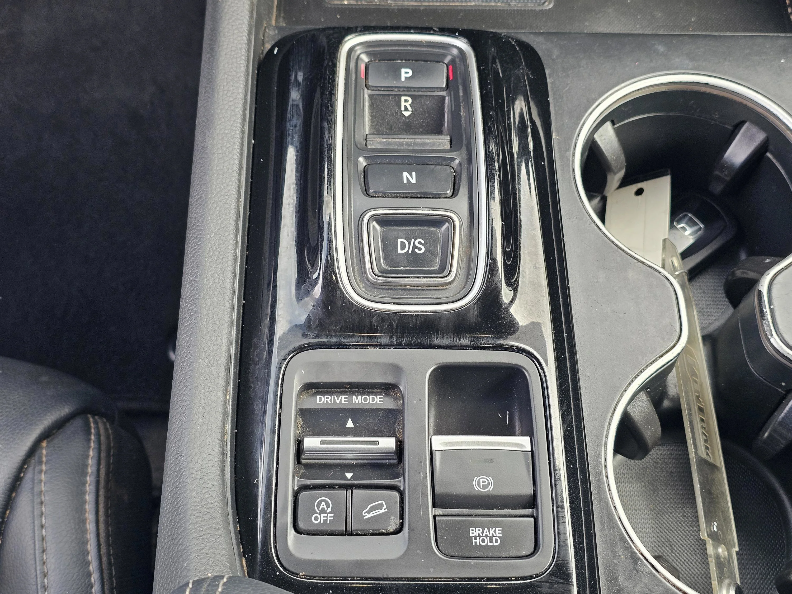 Used 2024 Sonic Gray Pearl Honda Touring image 27