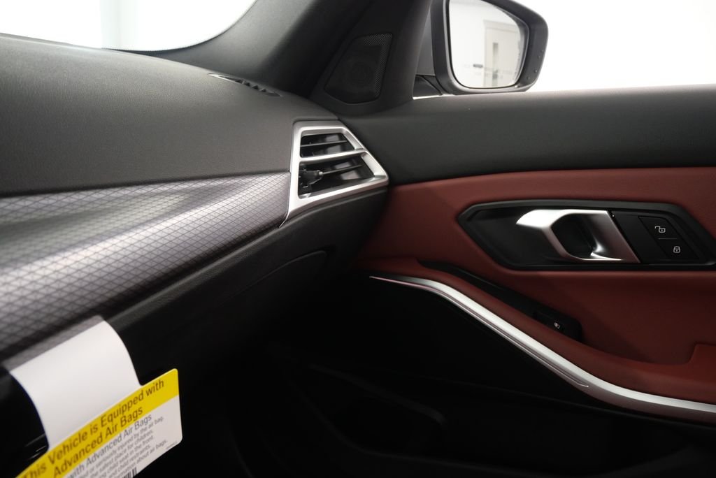 2025 BMW 3 Series 330i - Photo 28