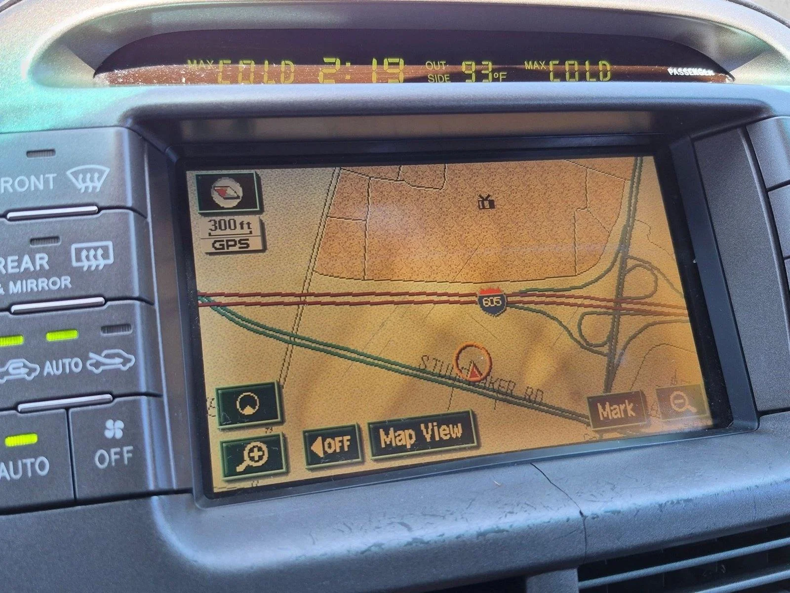 Used 2004 Silver/Gray Lexus  image 12