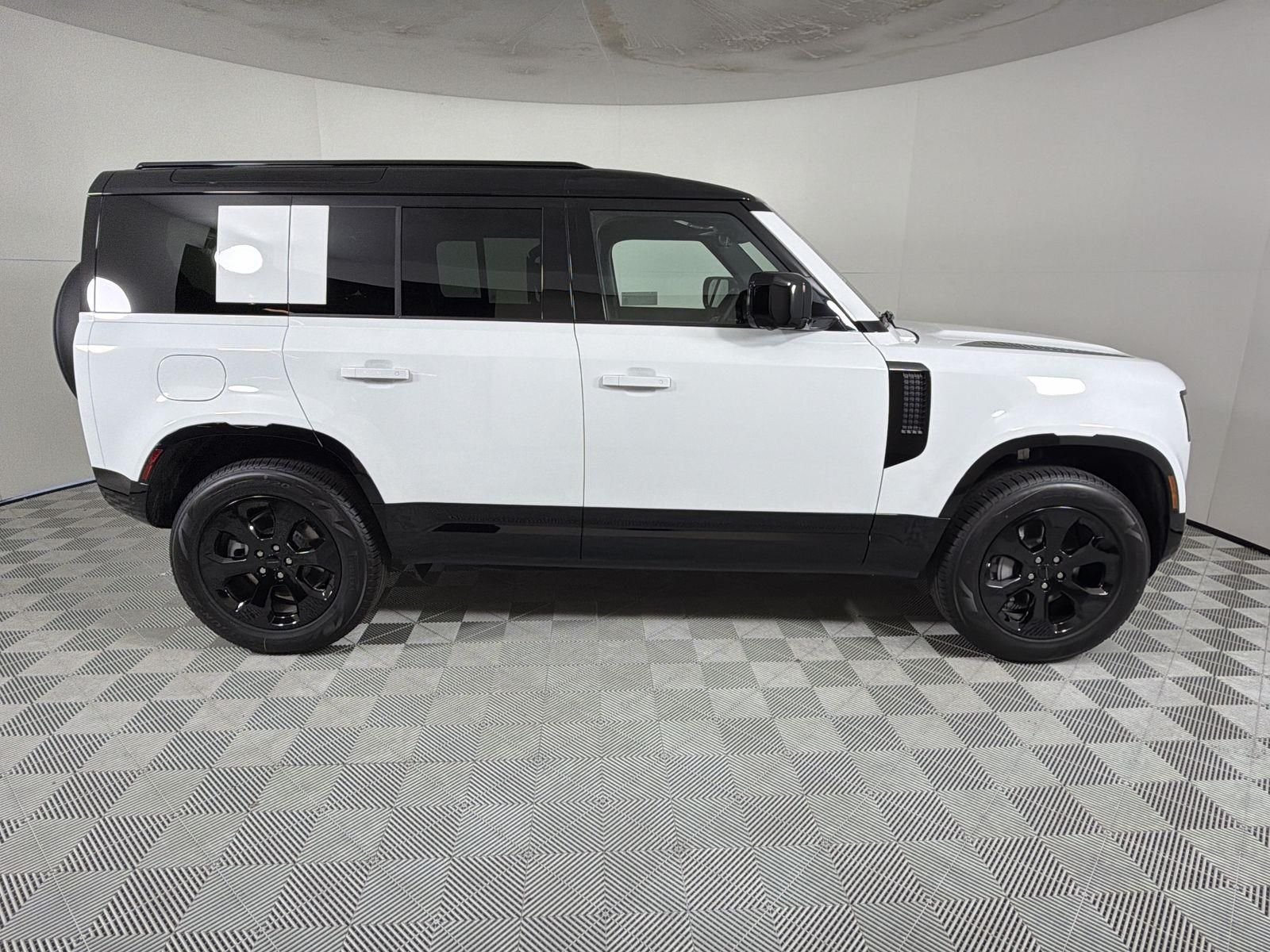 2026 Land Rover Defender X-Dynamic SE - Photo 6