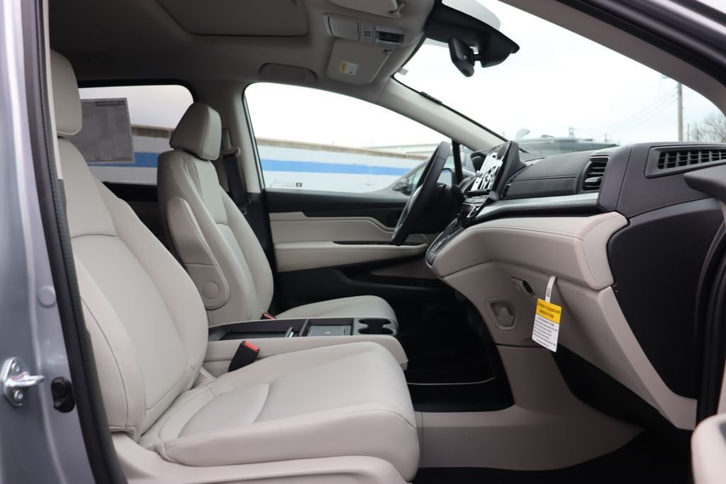 New 2026 Solar Silver Metallic Honda EX-L image 21