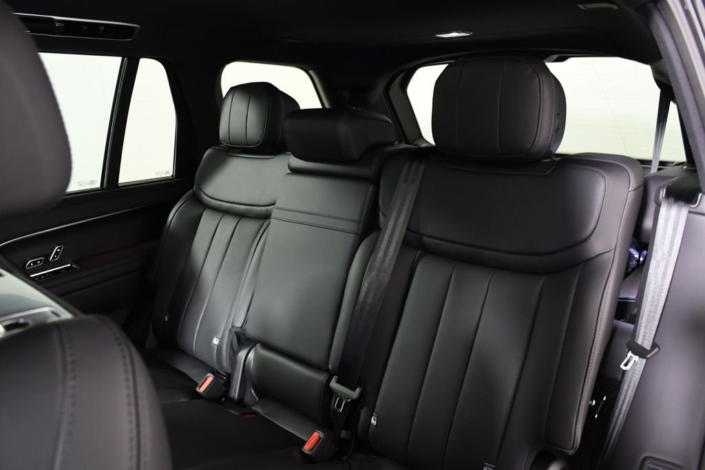 New 2026 Carpathian Gry Land Rover SE image 27